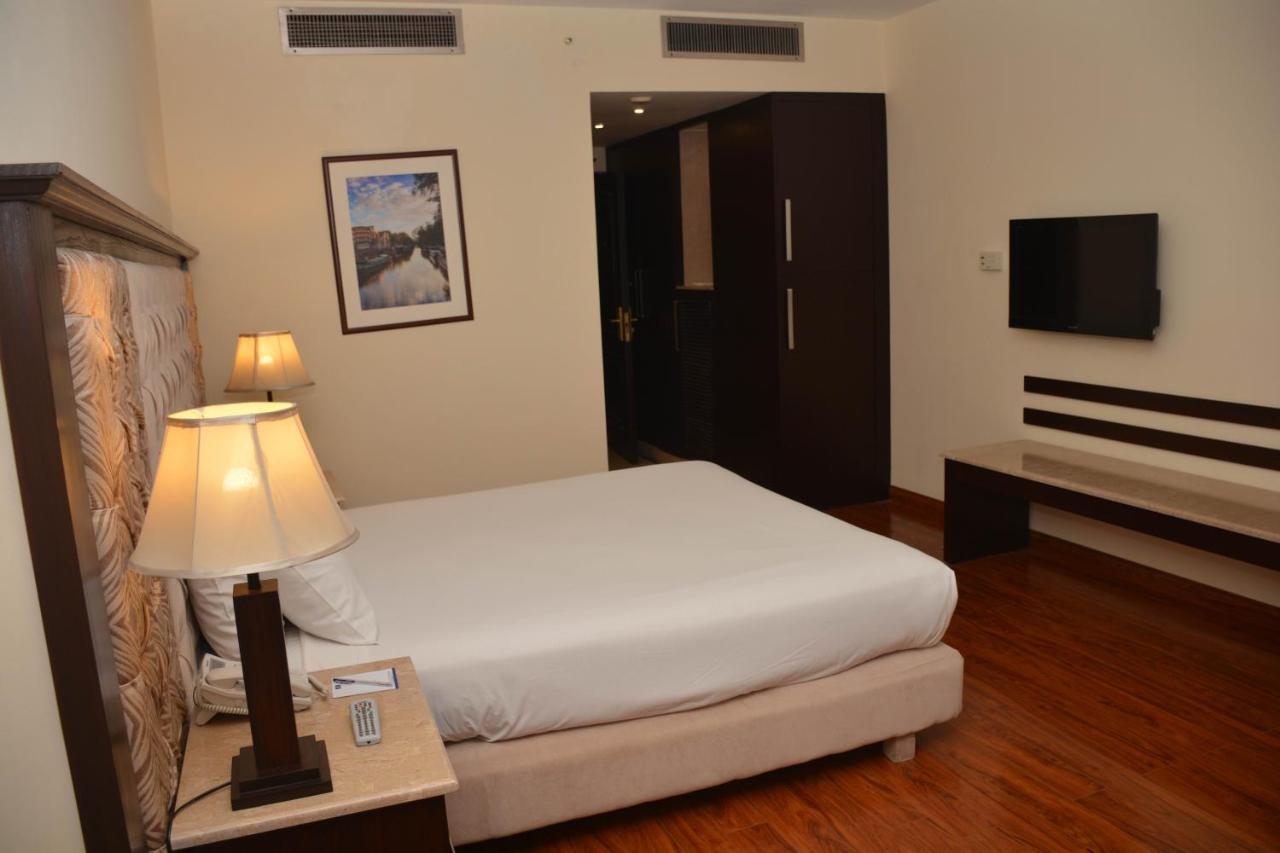 Islamabad Hotel Exterior photo