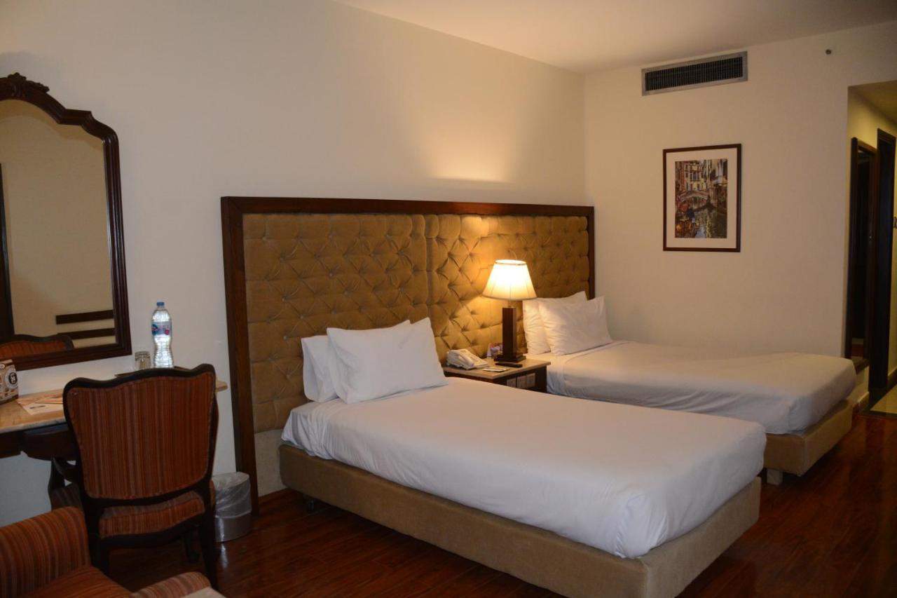 Islamabad Hotel Exterior photo