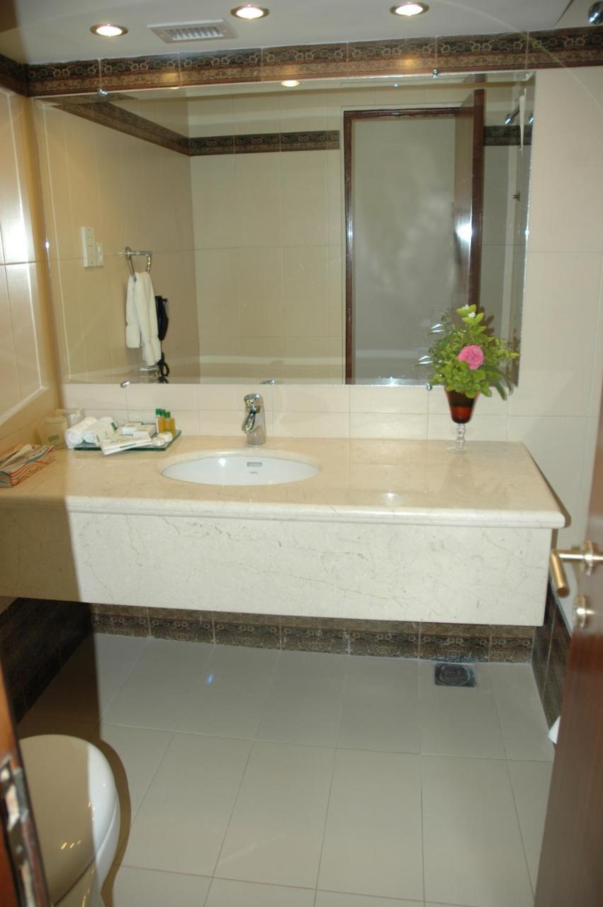 Islamabad Hotel Exterior photo